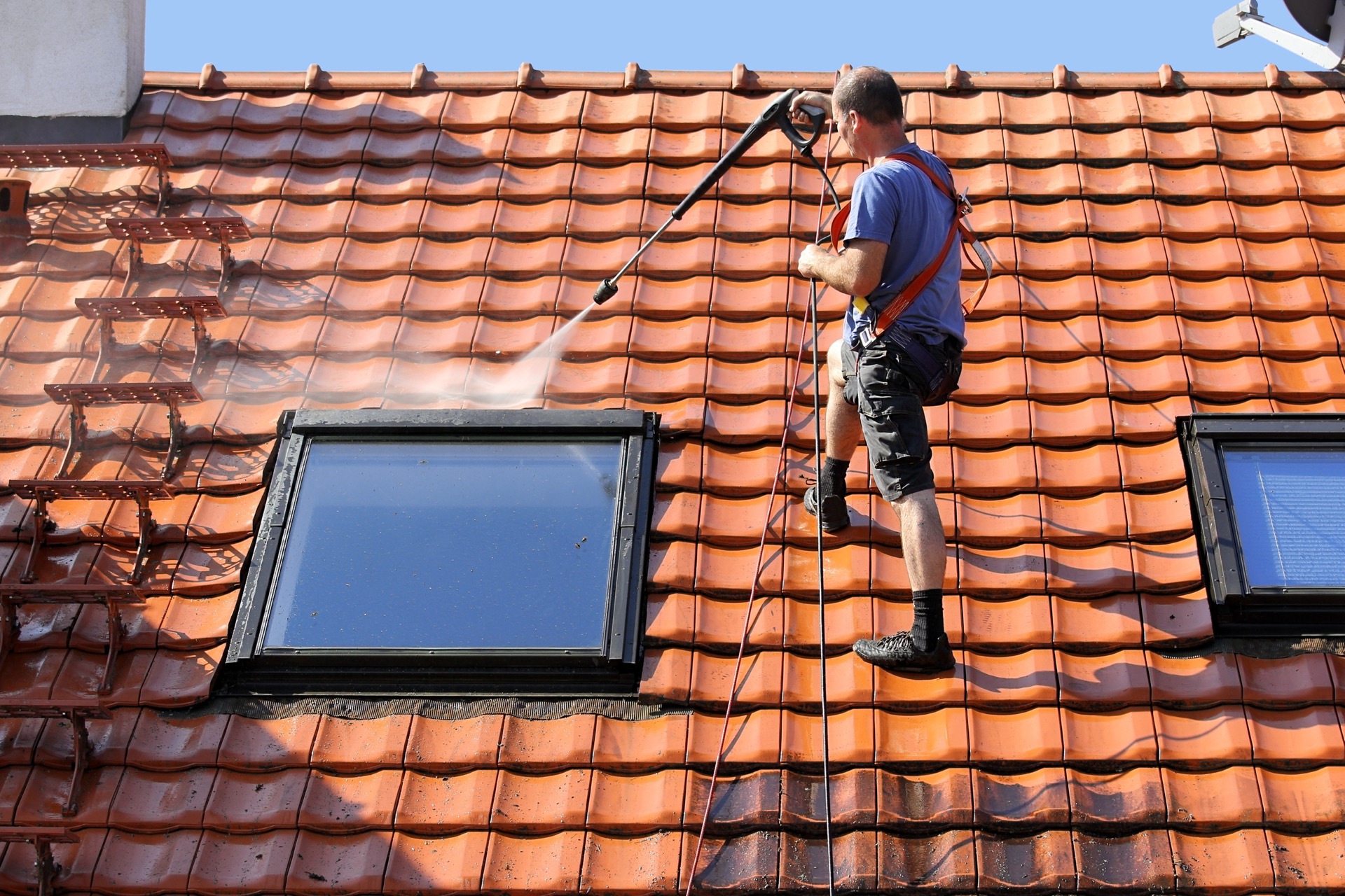 Nettoyage de toiture et gouttières, Peinture & hydrofugation de toiture 44 Loire Atlantique